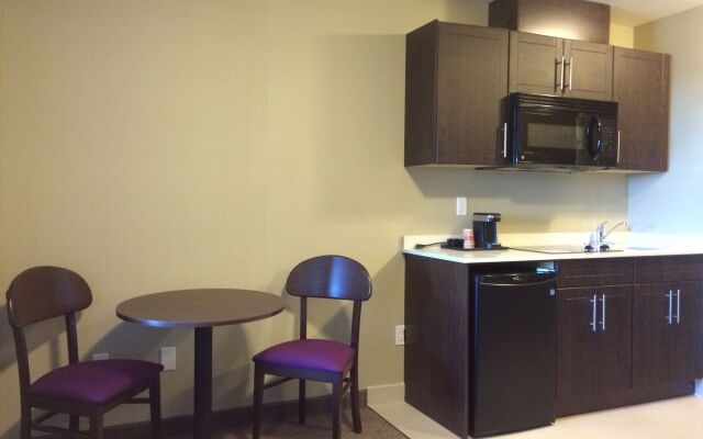 Meridian Inn & Suites Lloydminster