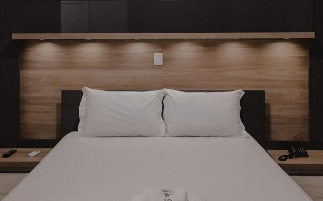Petri Plaza Hotel