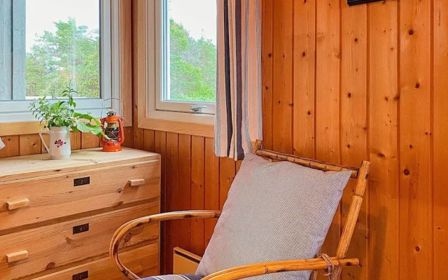 Serene Seaside Retreat in Vesteroy-by Traum