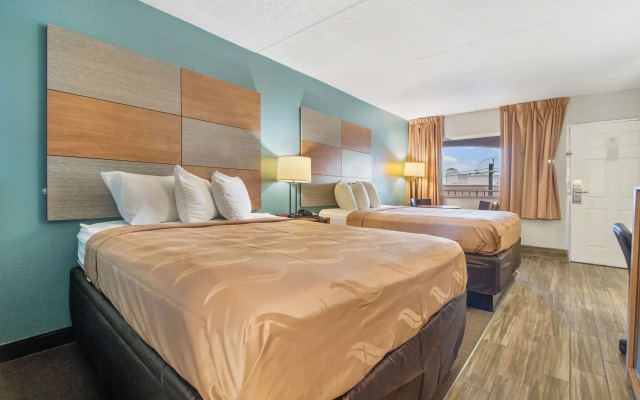 Beachfront Palms Hotel Galveston