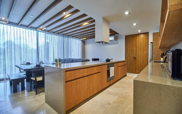 Pure Condos 304 By Lockey