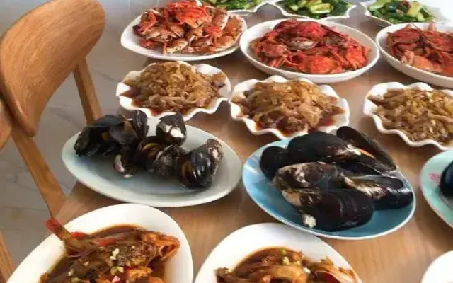 Houyuan Shatan Guesthouse