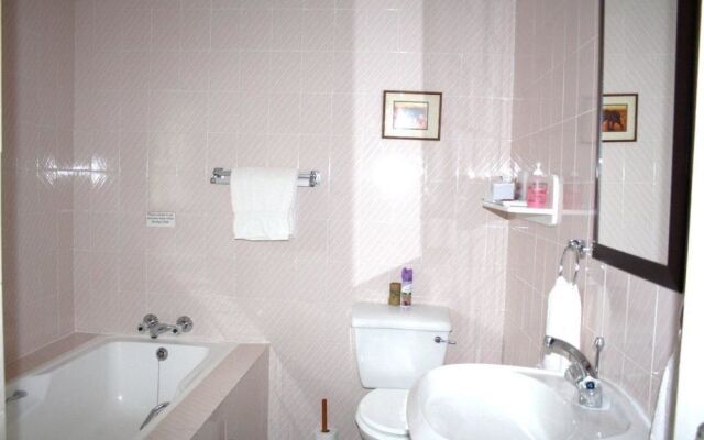 Hillwatering Country House