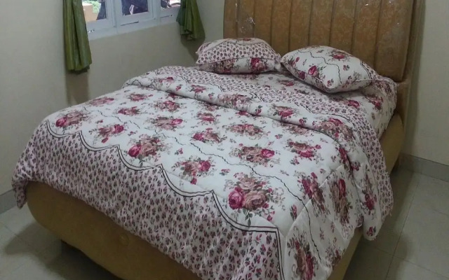 Villa Kota Bunga Azalea