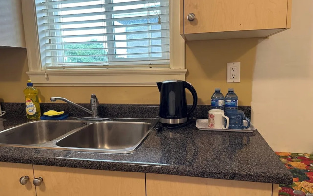 Vancouver Metrotown Modern Guest House