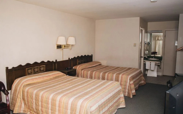 Country Squire Inn and Suites