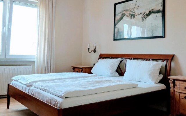 Apartmenthaus am Rhein