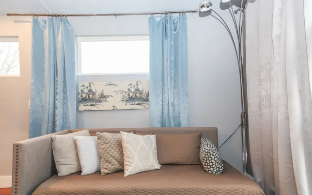 Modern Blue Ultra Chic Nashville Retreat