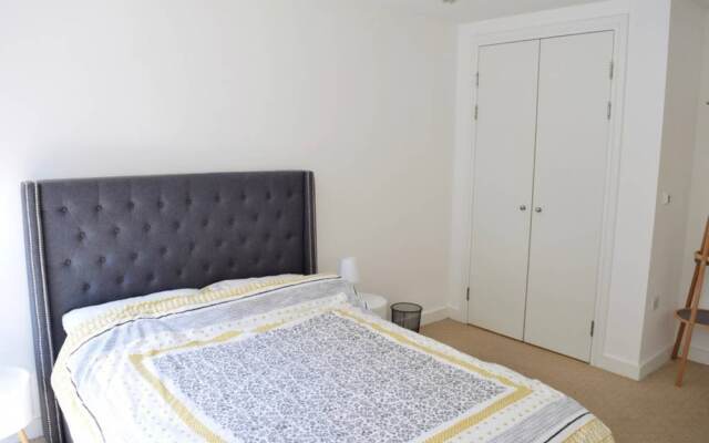 Stylish 1 Bedroom Flat In Amazing Location