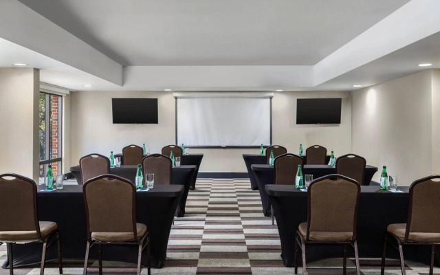 Four Points by Sheraton Greensboro Airport