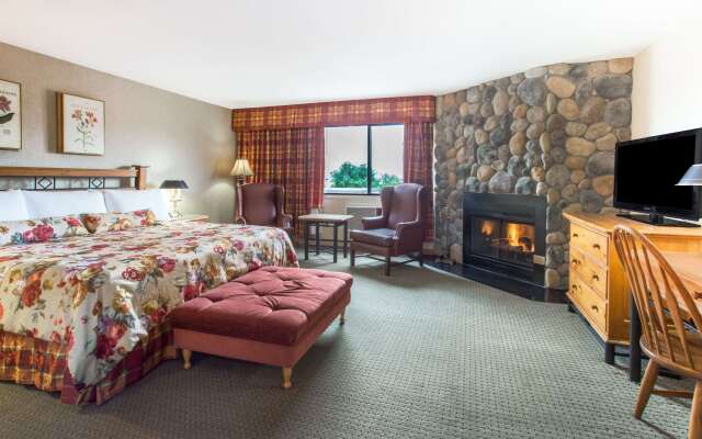 Ramada Hotel & Conference Center by Wyndham Kelowna