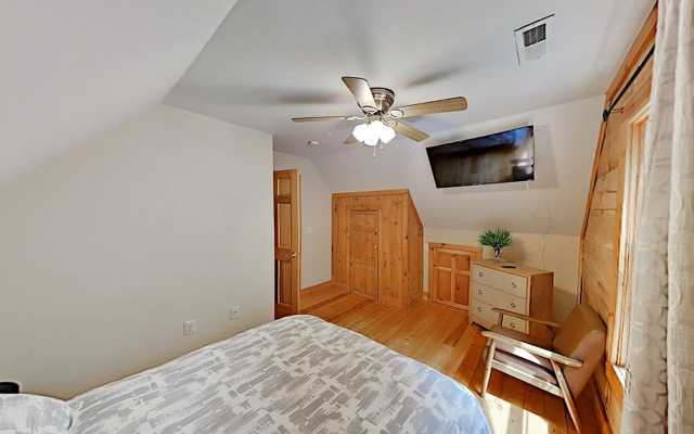 203hawtd 5 Bedroom Home