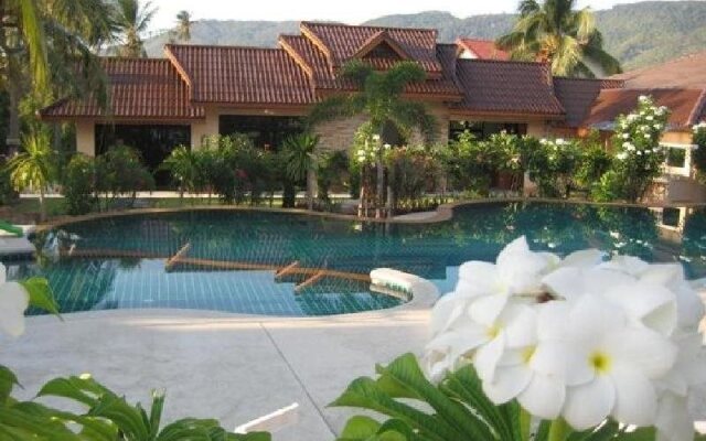 Baan Saen Sook Villas