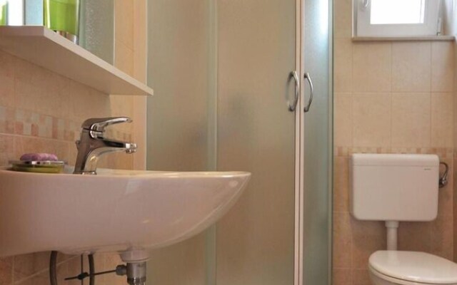 Awesome Home in Pisak With Wifi and 2 Bedrooms