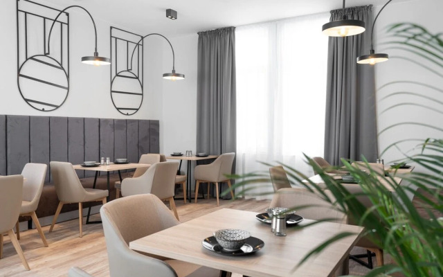 Adeo Hotel