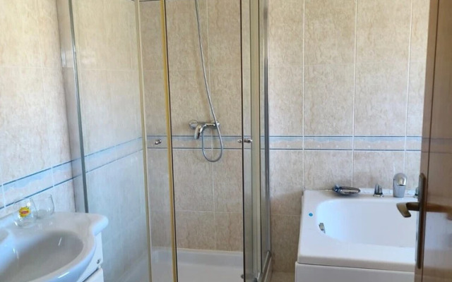 2 Floors Villa Close Ap lia Beach