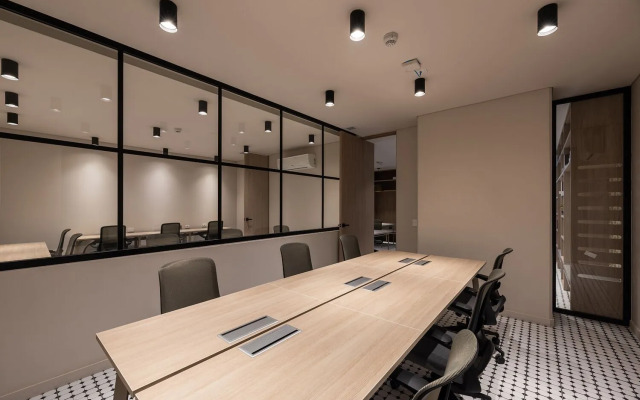 Nakúa Stay + Work