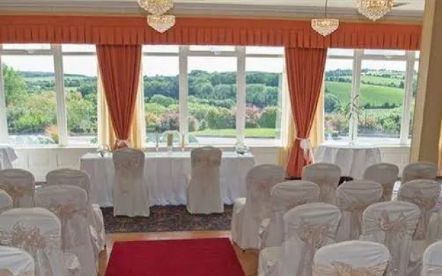 Fernhill House Hotel & Gardens
