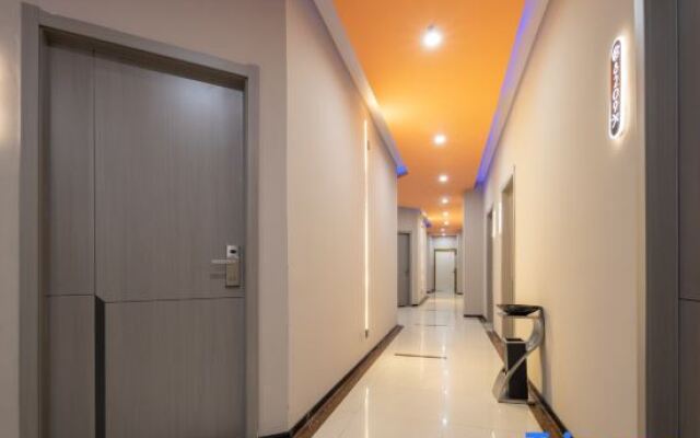Xinyi Hotel (Xuanwu Lake Hunan Road Zhongda Hospital)