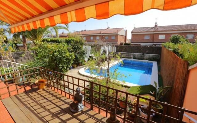 Villa Vista a la Piscina Para 8 Personas en Cambrils