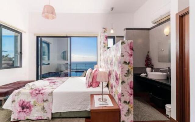 Grayci's House by OurMadeira