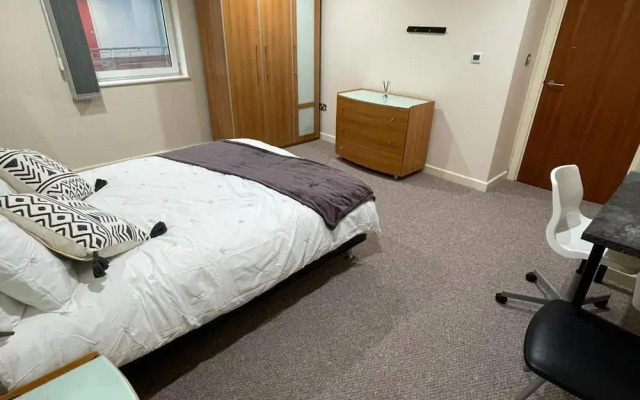 Birmingham City Apartment With 3 Bedrooms