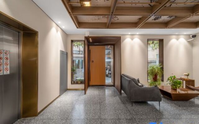 Waiting Hotel (Shanghai Sichuan North Road&Hongkou Football Stadium)