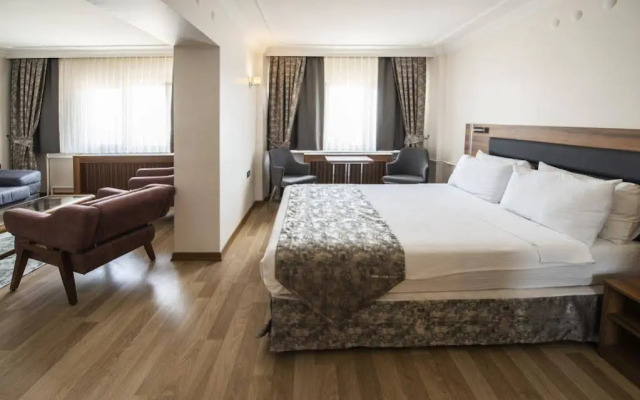 Atiskan Hotel