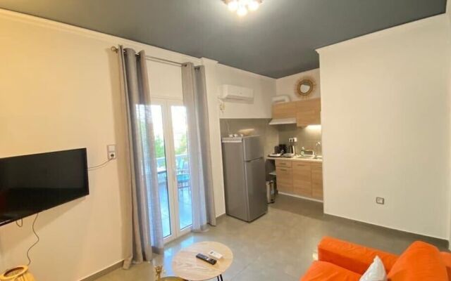 Breeze One Bedroom Apartment by BluPine