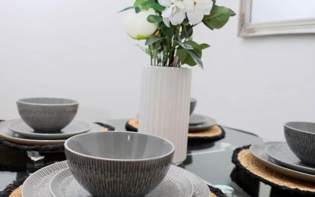 Immaculate 3-bed Apartment Homes in London