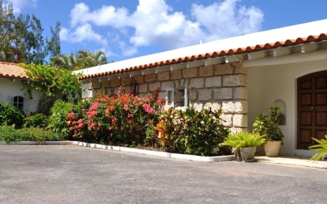 Villa Buttsbury House