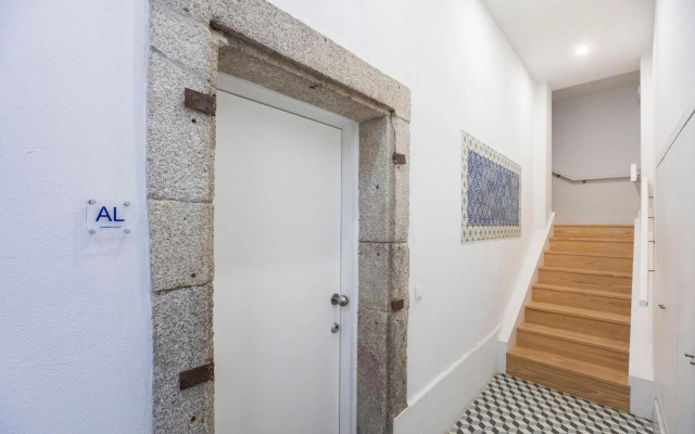 Elegant & Bright Flat by LovelyStay