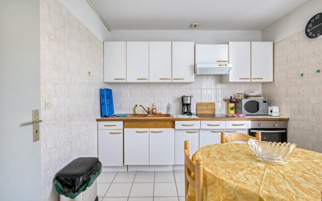 Apartment With 2 Bedrooms in Mèze, With Wonderful sea View, Furnished