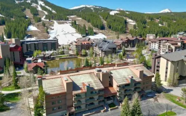 Large, Welcoming Condo With Incredible Views - WL406 by Redawning