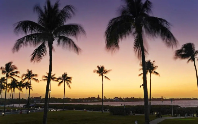 waterfront luxury villa with spectacular sunset views and boat slip 3 bedroom townhouse