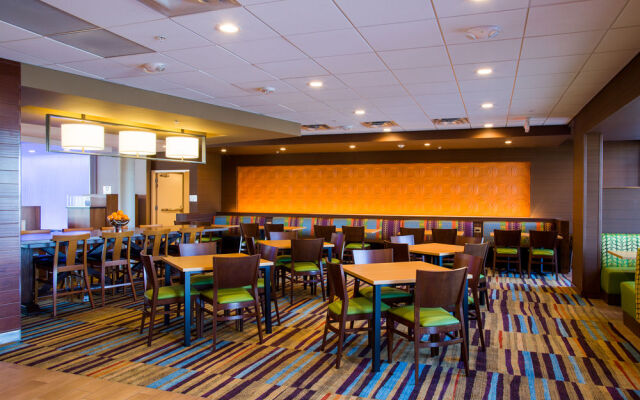 Fairfield Inn & Suites Lincoln Southeast