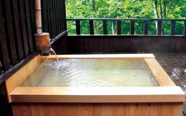 Shinyu Onsen Kurikomaso