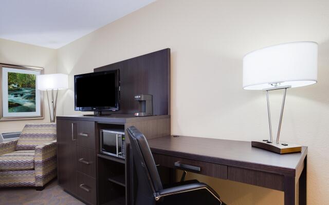 Holiday Inn Express & Suites Fredericton by IHG