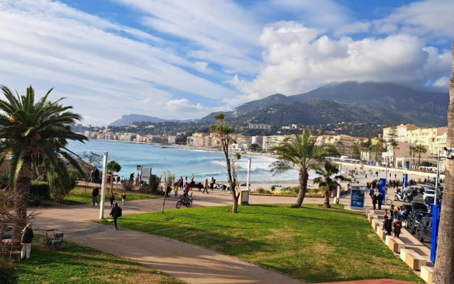 Sharon Apartment in Victoria Beach