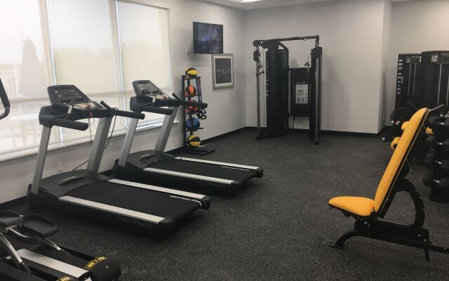 Best Western Plus Roland Inn & Suites