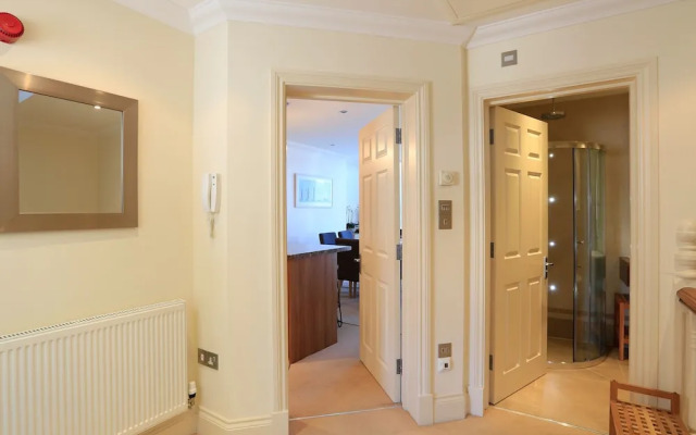 2 Embankment House