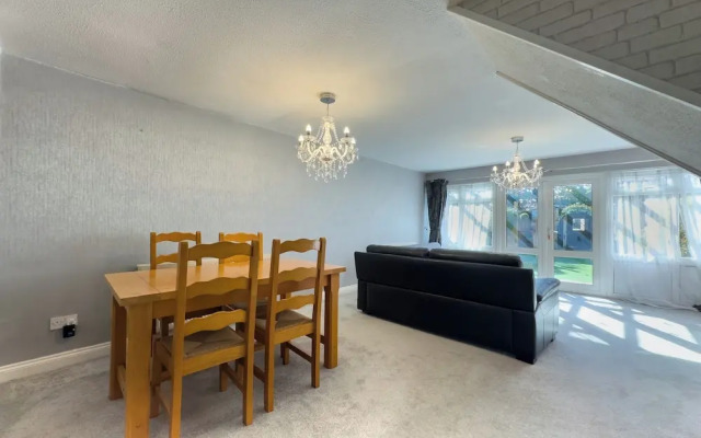 Rise Park Cozy House - Basildon