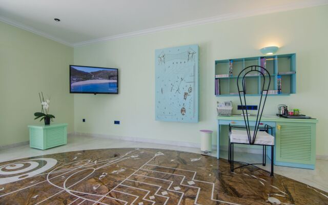 Agalia Luxury Suites