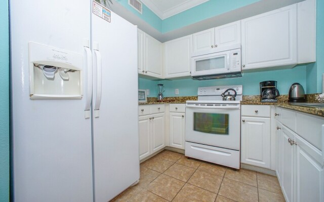 Tidewater 313 213334 by RedAwning