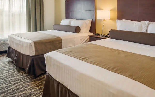 Cobblestone Hotel & Suites - Appleton International Airport