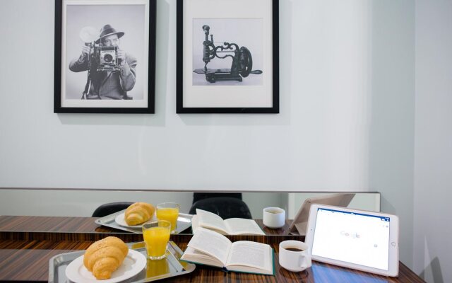 Art Deco Central Rooms