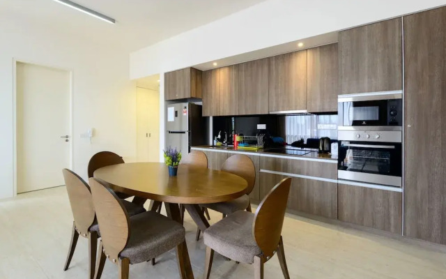 2 Bedrooms Apartment By The Sea