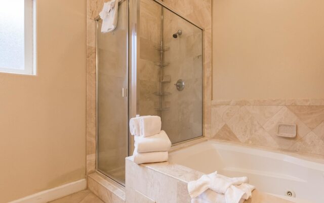 Mammoth Gateway Village 11