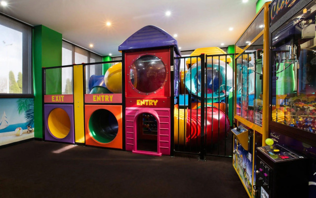 Nightcap at Gateway Hotel