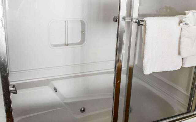 Rodeway Inn Huntington Station - Melville